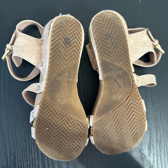 Volatile Euphoria Blush Snake Print Wedges - Picture 7 of 10